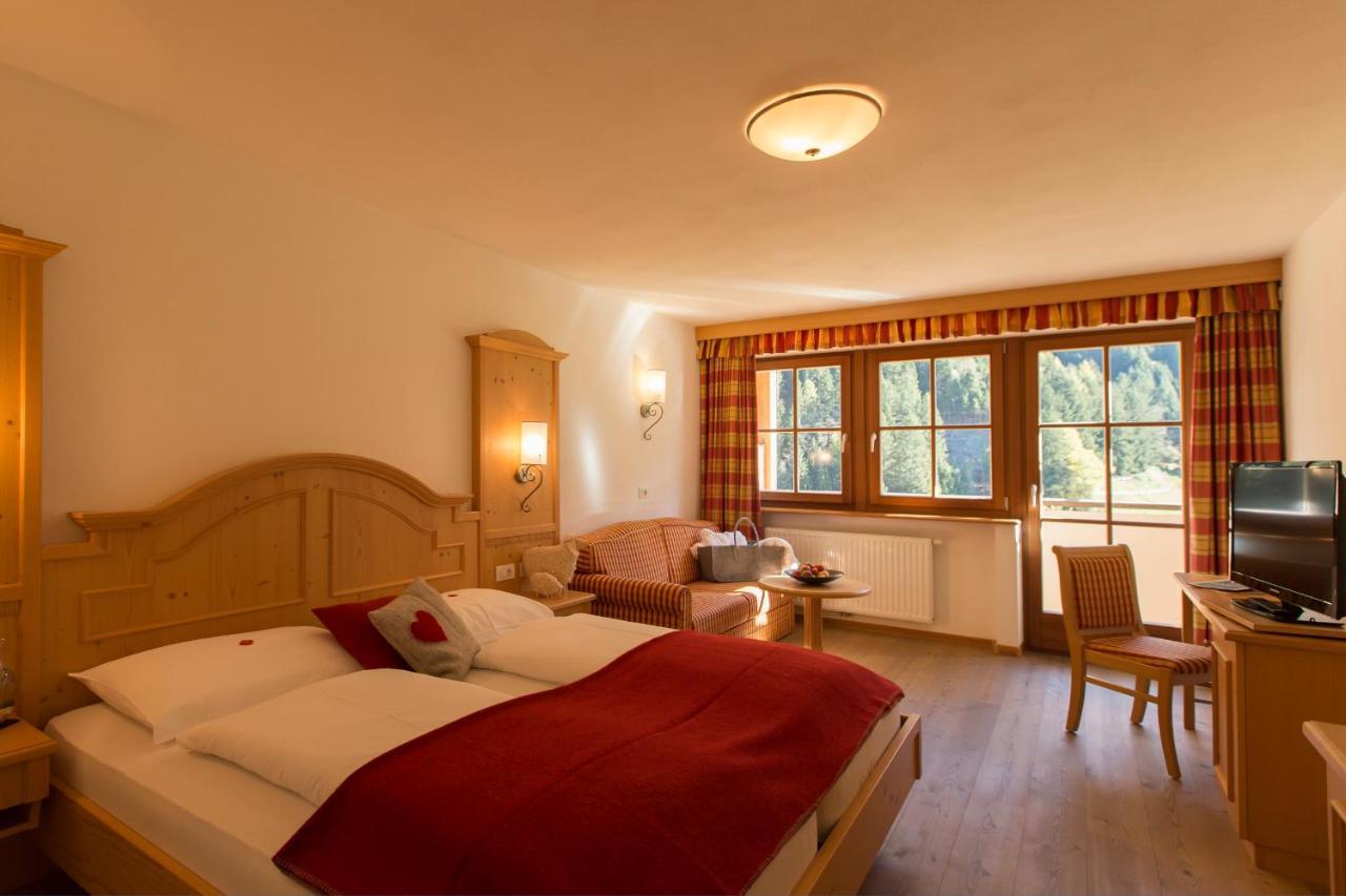 Berghotel Johanneshof Anterselva di Mezzo Luaran gambar