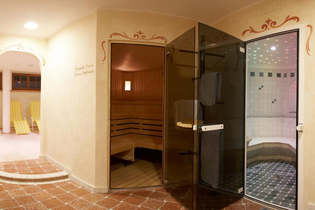 Berghotel Johanneshof Anterselva di Mezzo Luaran gambar