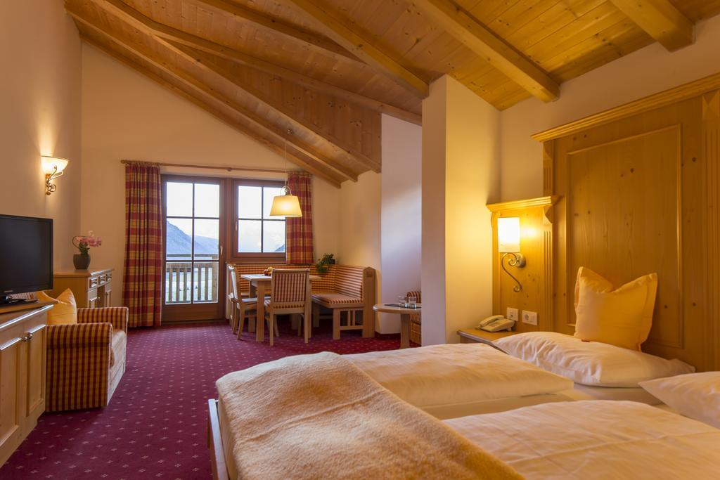 Berghotel Johanneshof Anterselva di Mezzo Luaran gambar