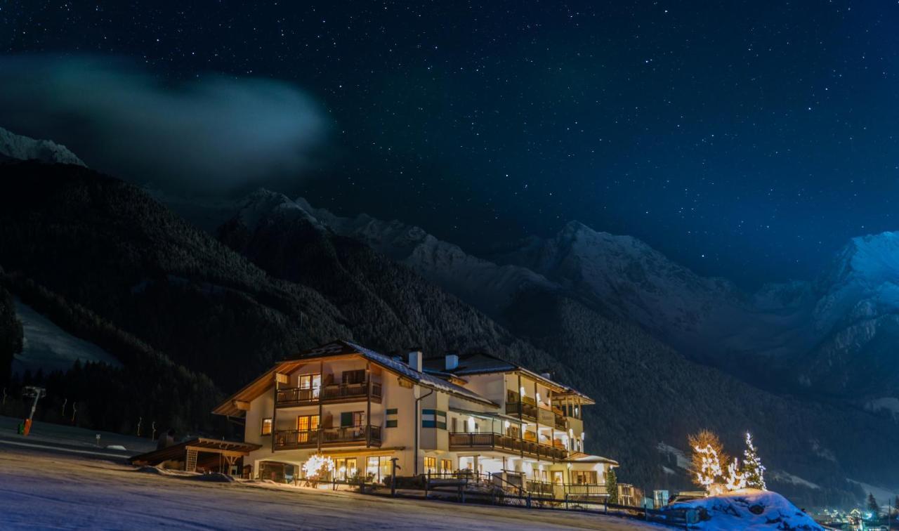 Berghotel Johanneshof Anterselva di Mezzo Luaran gambar