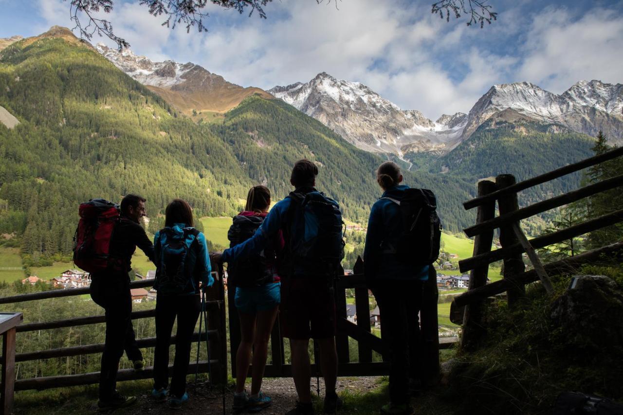Berghotel Johanneshof Anterselva di Mezzo Luaran gambar