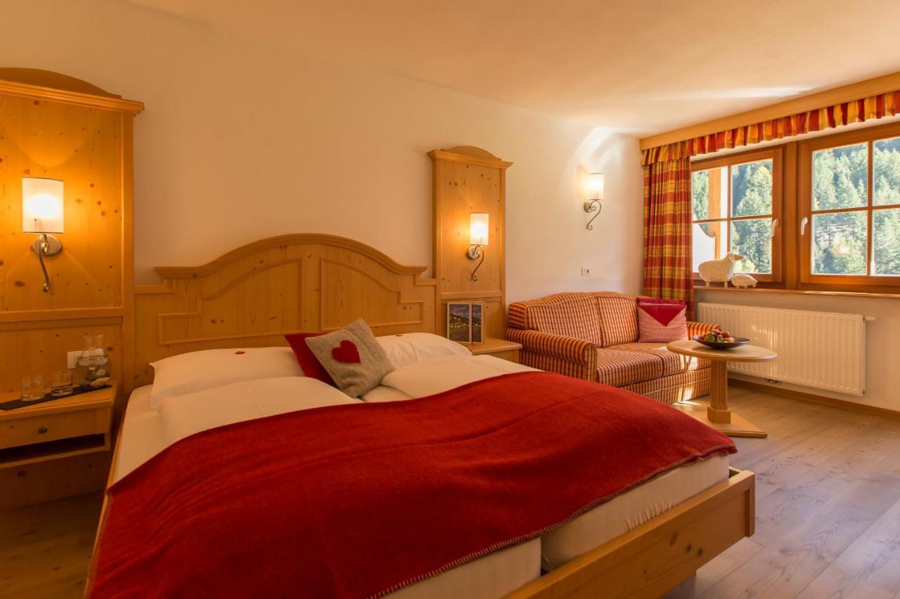 Berghotel Johanneshof Anterselva di Mezzo Luaran gambar